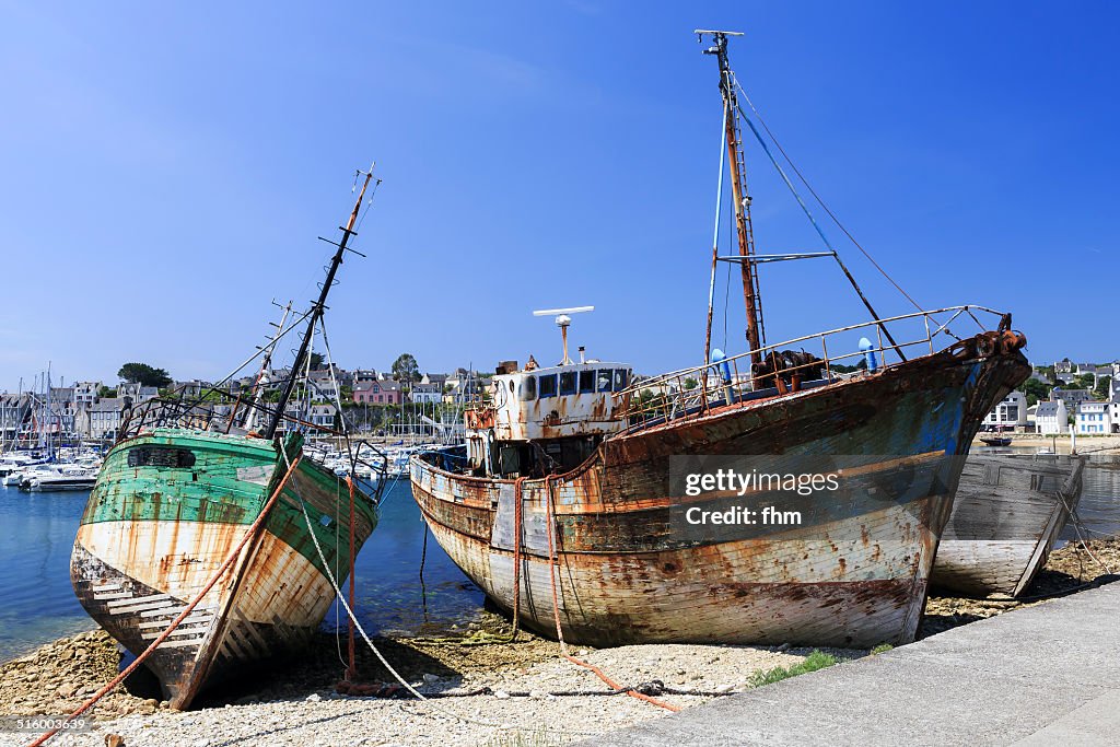 Decayed shipwrecks