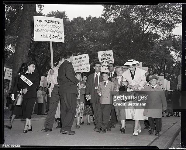 Washington: The two young sons of convicted atom spies Julius and Ethel Rosenberg take part in a giant demonstration in front of the White House...