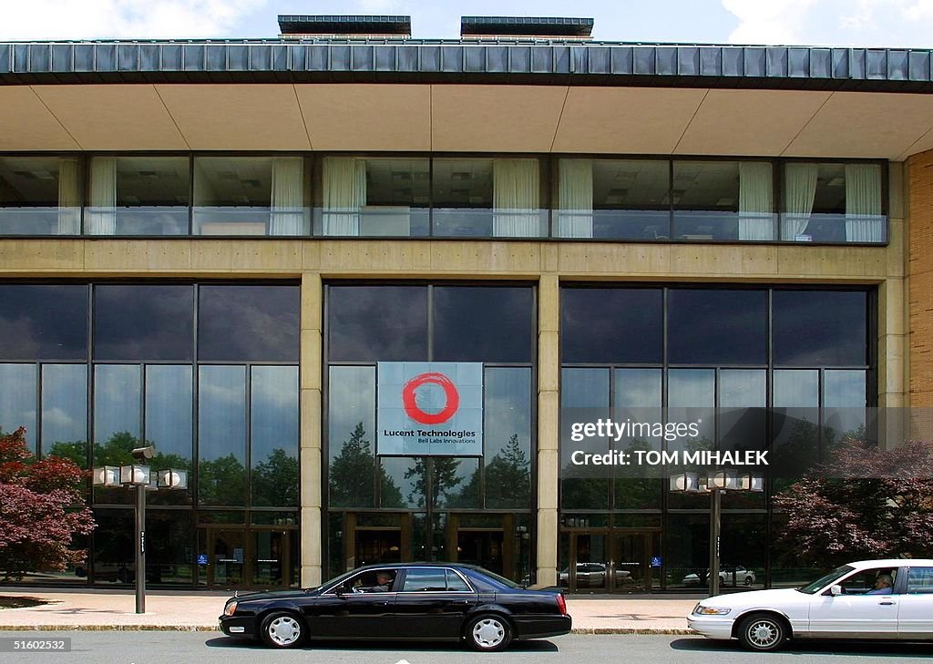 Exterior view of Lucent Technologies headquarters in Murry Hill, New