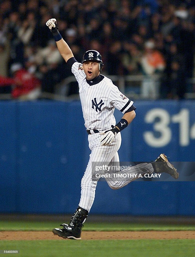 New York Yankees shortstop Derek Jeter celebrates
