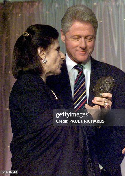 Lea Rabin 22 Us Clinton Crime Award Stock Photos, High-Res Pictures, and Images ...