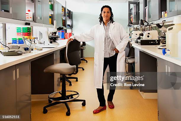 researcher in hematology lab, portrait - black lab stockfoto's en -beelden