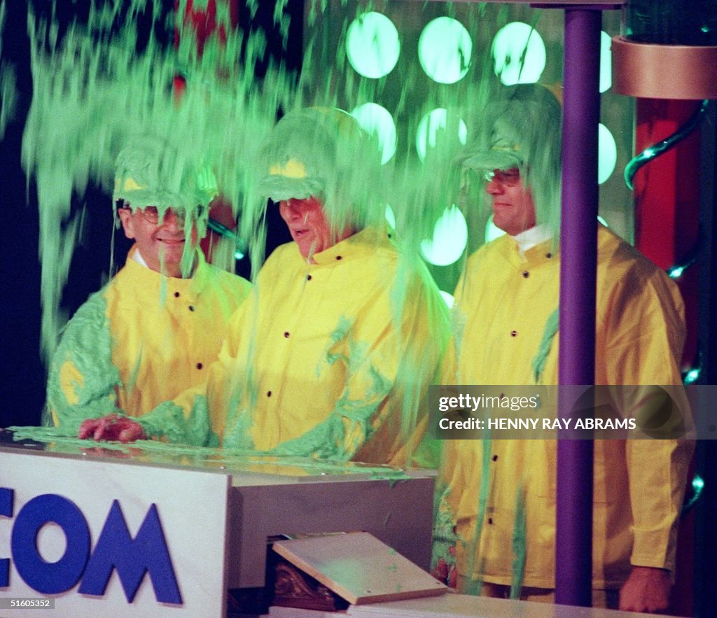 New York Stock Exchange CEO Richard Grasso (L), Vi