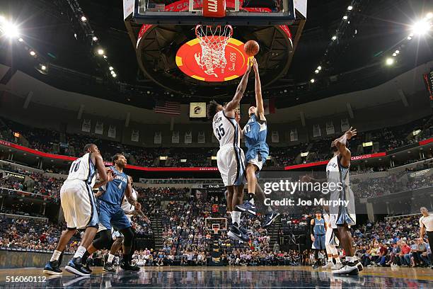 Tayshaun Prince of the Minnesota Timberwolves shoots the ball against the Memphis Grizzlies on March 16, 2016 in Memphis, Tennessee. NOTE TO USER:...