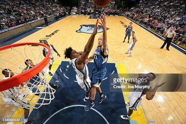 Tayshaun Prince of the Minnesota Timberwolves shoots the ball against the Memphis Grizzlies on March 16, 2016 in Memphis, Tennessee. NOTE TO USER:...