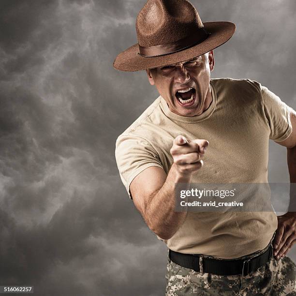 military drill sergeant barking orders - sergeant stockfoto's en -beelden