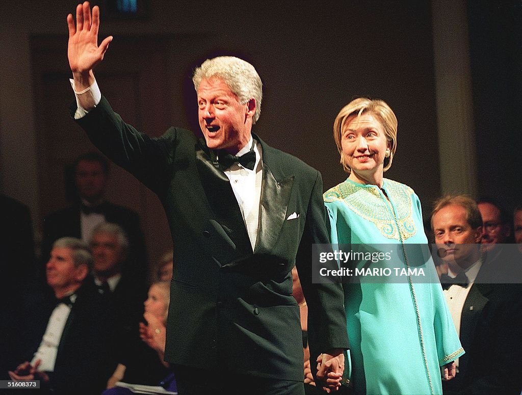Hillary R. Clinton US President Bill Clinton and First Lady Hillary Rodham Clinton wave ...