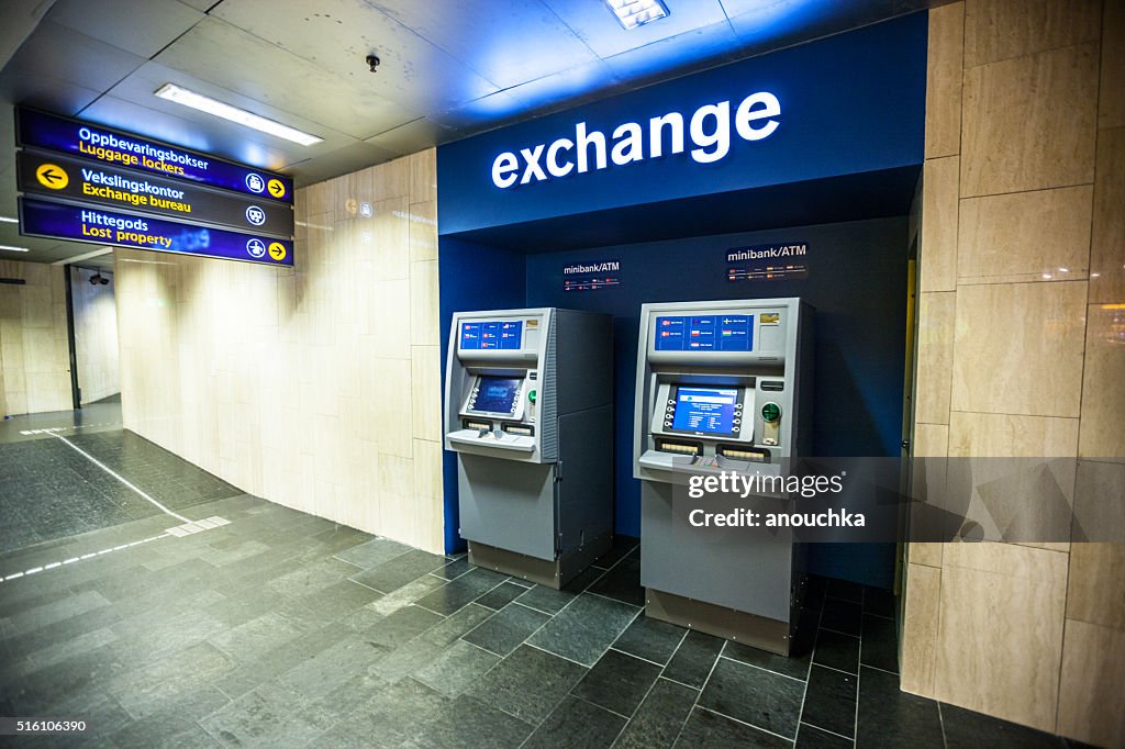 Minibank ATM and exchange at Oslo train station