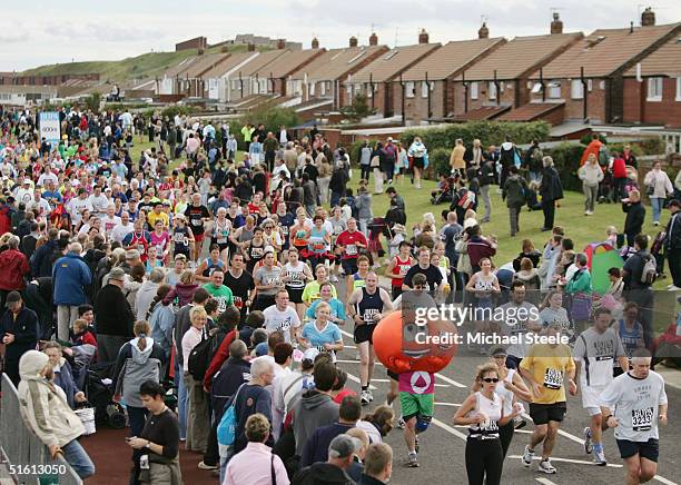 General view the Bupa Great North Run at South Shields on September 26, 2004 in Newcastle, England.