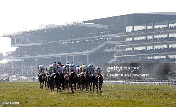 Strait Racing Track Straight Race Track Photos and Premium High Res Pictures - Getty Images