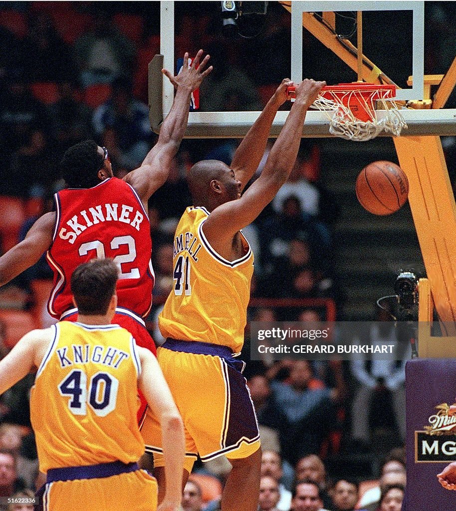 Los Angeles Lakers No. 41 Elden Campbell slams one
