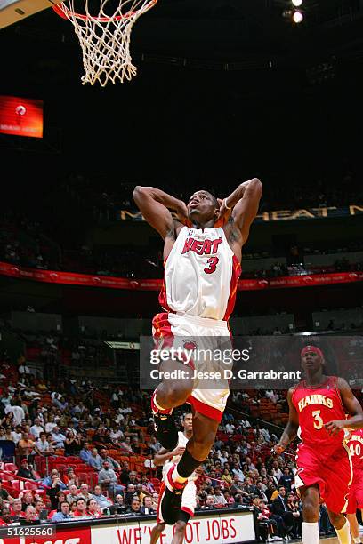Dwayne Wade Dunk Photos and Premium High Res Pictures - Getty Images