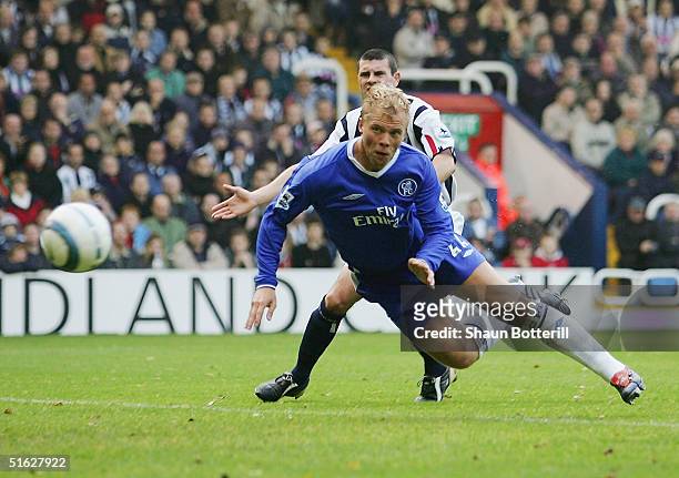 Eidur Gudjohnsen of Chelsea heads to score during the Barclays Premiership match between West Bromwich Albion and Chelsea at the Hawthorns on October...