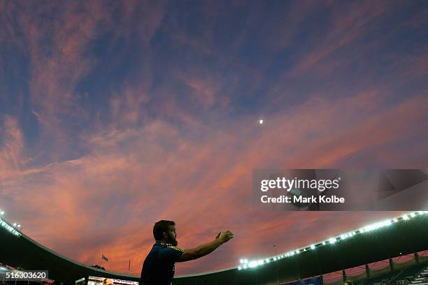 Liam Coltman of the Highlanders practices lineout throws as he warms up ahead of the Super Rugby match between the New South Wales Waratahs and the...