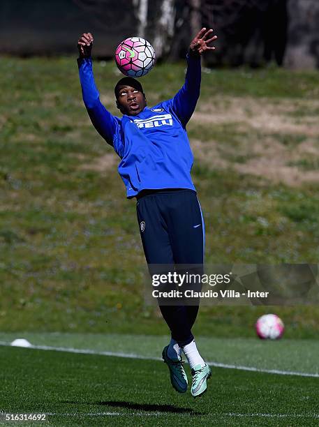 Geoffrey Kondogbia in action during the FC Internazionale training session at the club's training ground at Appiano Gentile on March 18, 2016 in...