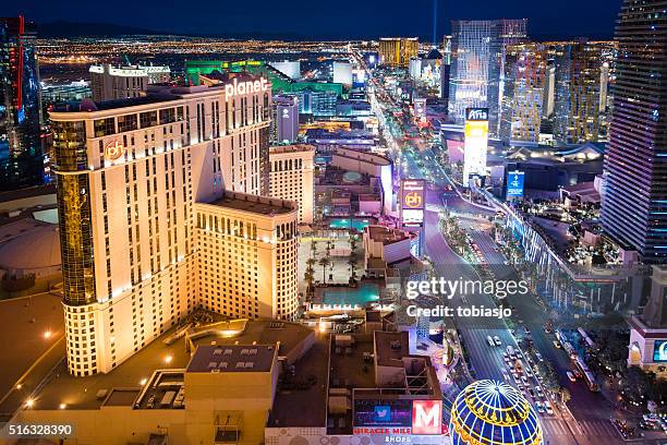 la noche en las vegas - las vegas boulevard fotografías e imágenes de stock