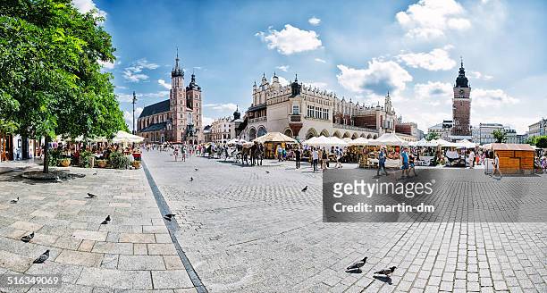 cracovia - mercado medieval fotografías e imágenes de stock