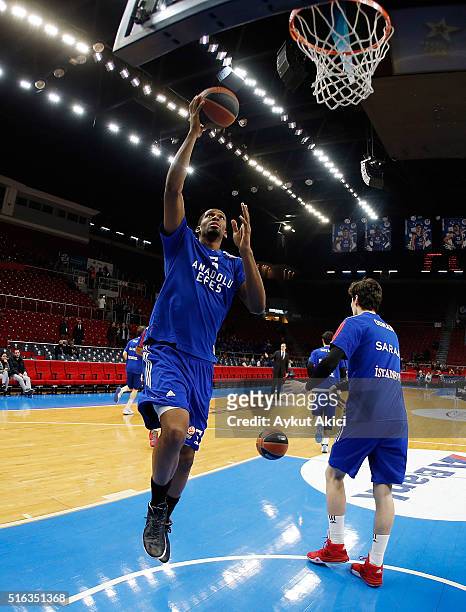 Derrick Brown, #5 of Anadolu Efes Istanbul warms-up prior to the 2015-2016 Turkish Airlines Euroleague Basketball Top 16 Round 11 game between...