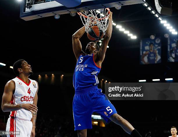 Derrick Brown, #5 of Anadolu Efes Istanbul in action during the 2015-2016 Turkish Airlines Euroleague Basketball Top 16 Round 11 game between Anadolu...