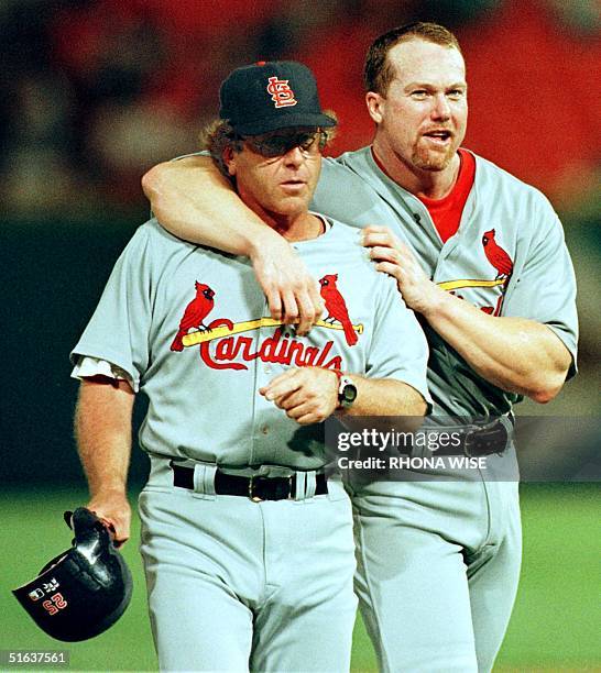 3 Rd Base Coach 421 Baseman Mark Mcgwire Photos & High Res Pictures - Getty Images