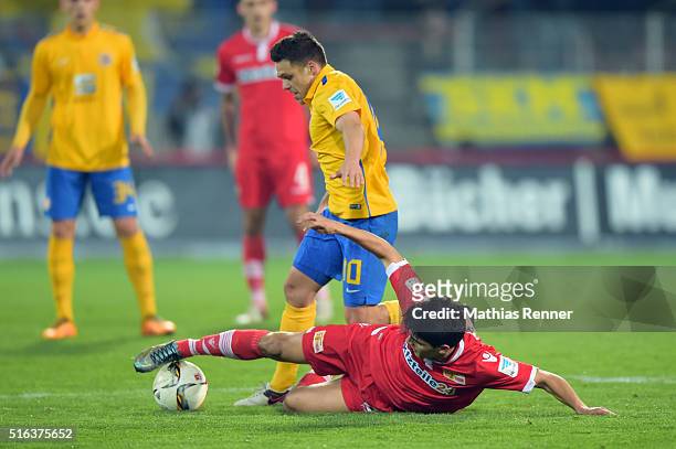 Mirko Boland of Eintracht Braunschweig and Eroll Zejnullahu of 1 FC Union Berlin during the game between Union Berlin and Eintracht Braunschweig on...