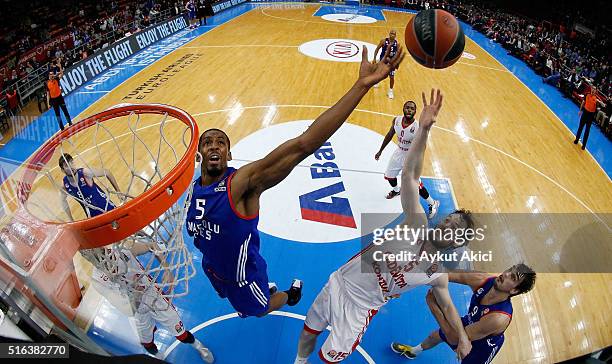 Derrick Brown, #5 of Anadolu Efes Istanbul competes with Miro Bilan, #15 of Cedevita Zagreb during the 2015-2016 Turkish Airlines Euroleague...