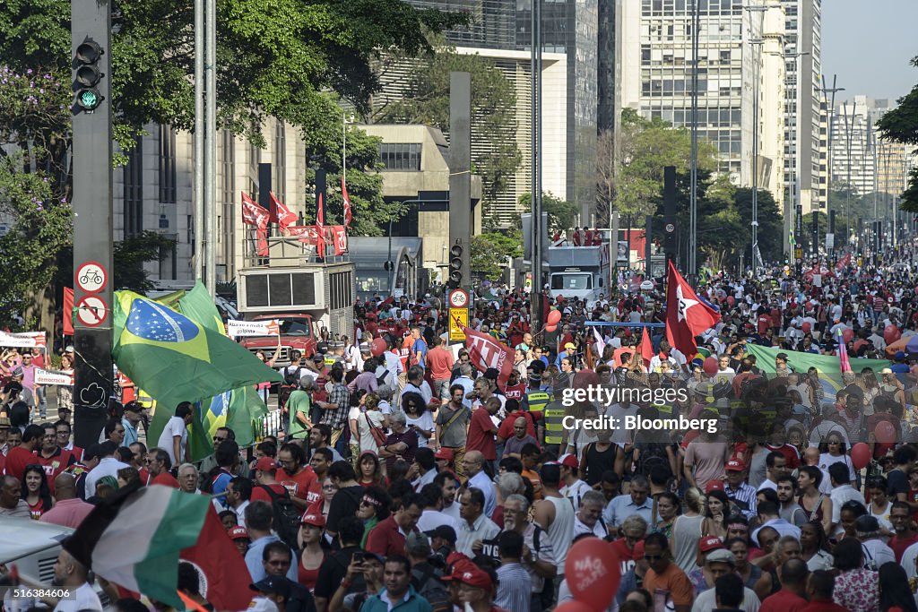 Protesters Demonstrate In Support Of Rousseff and Lula