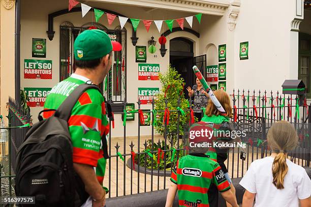 i think they are rabbitohs fans - terrace houses sydney stock pictures, royalty-free photos & images
