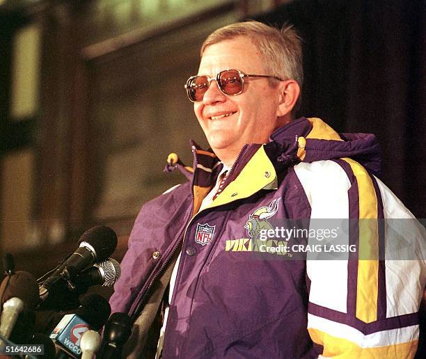 Roger Clancy Roger Craig Vikings Photos and Premium High Res Pictures - Getty Images