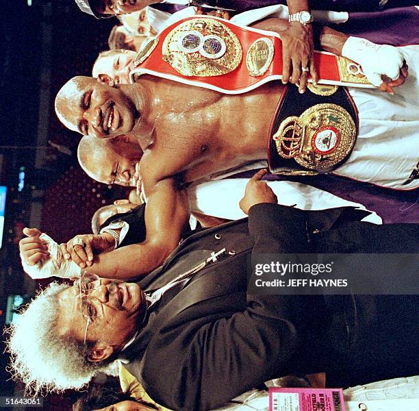 Holyfield Ripped 223 Holyfield V Moorer Stock Photos, High-Res Pictures, and Images ...