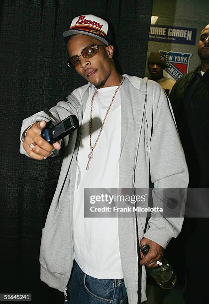 Ti Rapper With Cap Ti Hats Photos and Premium High Res Pictures - Getty Images