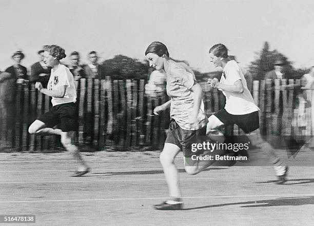 England: English Women Athletics' Most Successful Season Closed! The famous ladies Athletic Club, the London Olympians, held their last meet of the...