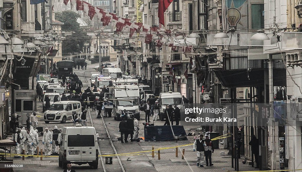 Bomb Explodes In Tourist Shopping Area Of Istanbul