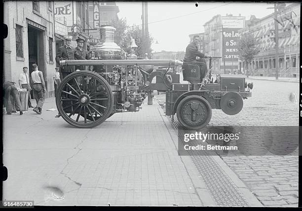 Fdny Raves Engine Fdny Firehouse Engine Photos and Premium High Res Pictures - Getty Images