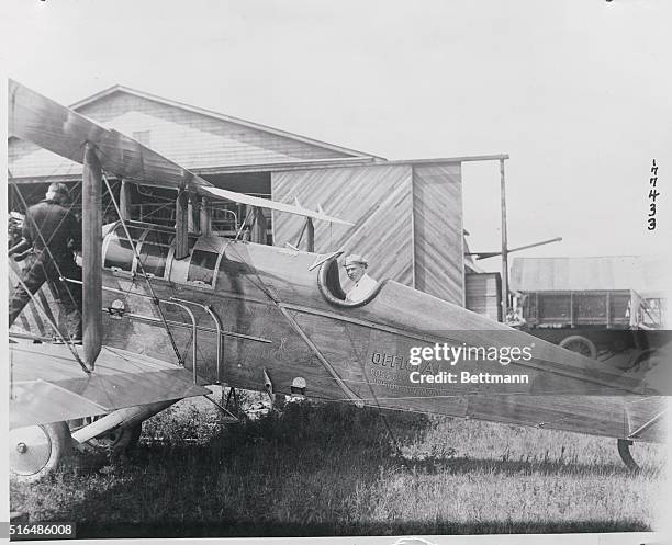 Try for Non-Stop Aeroplane Record from Chicago to East Coast. The latest type United States Air Mail plane piloted by Randolph Page, Chief Test pilot...