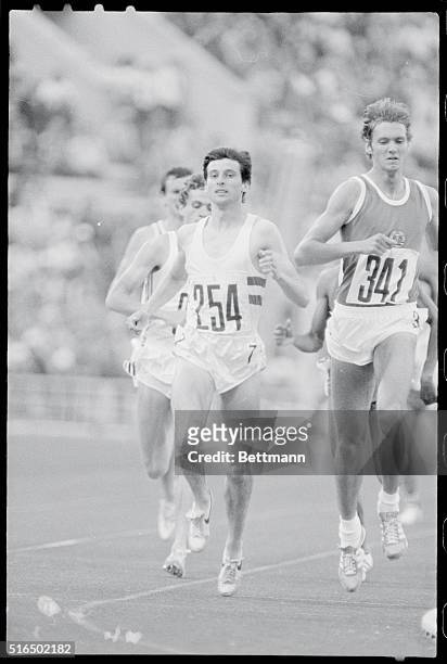 Sebastian Coe in action in 800 meters semi final, which he won here 7?25 at the Moscow Olympics 7/25.