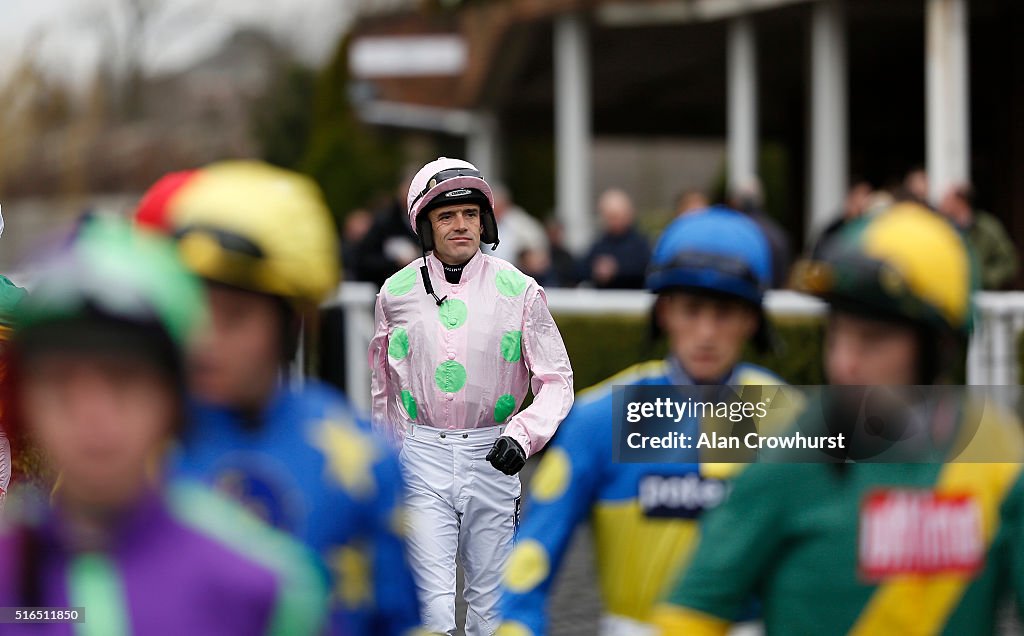 Kempton Races