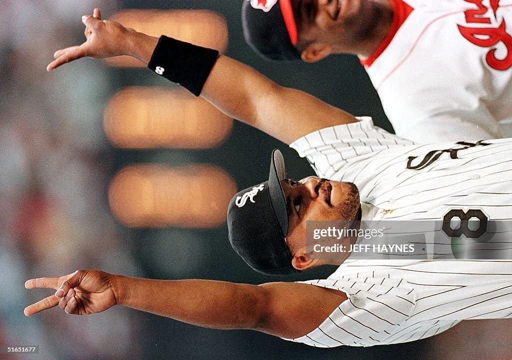 Albert Belle of the Chicago White Sox gives the pe