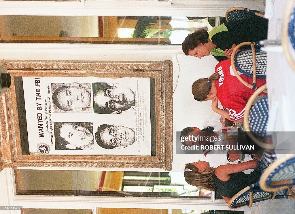 Diners at the Edgewater Hotel on Miami Beach sit u