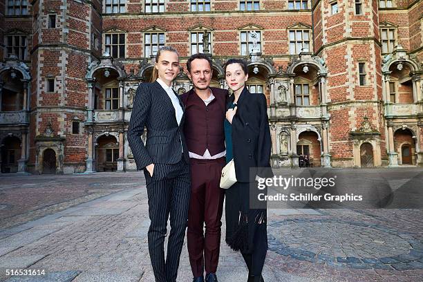 Cara Delevingne, Jonathan Yeo and Annie Clark attend the 'Jonathan Yeo Portraits' exhibition opening at the Museum of National History at...