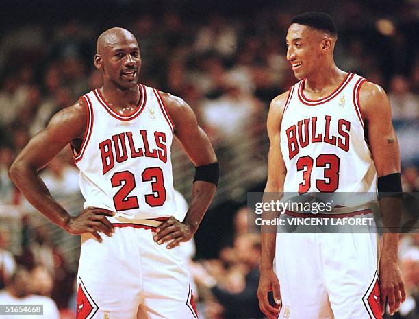 Michael Jordan and Scottie Pippen of the Chicago Bulls talk during the final minutes of their game 22 May in the NBA Eastern Conference finals aainst...