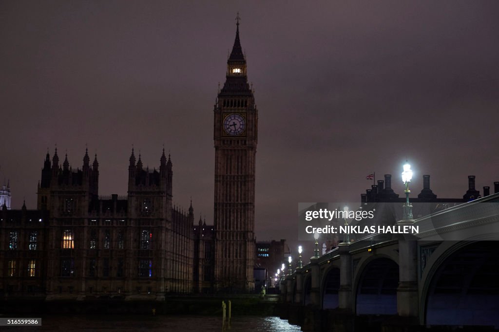 BRITAIN-ENVIRONMENT-ENERGY-EARTH HOUR