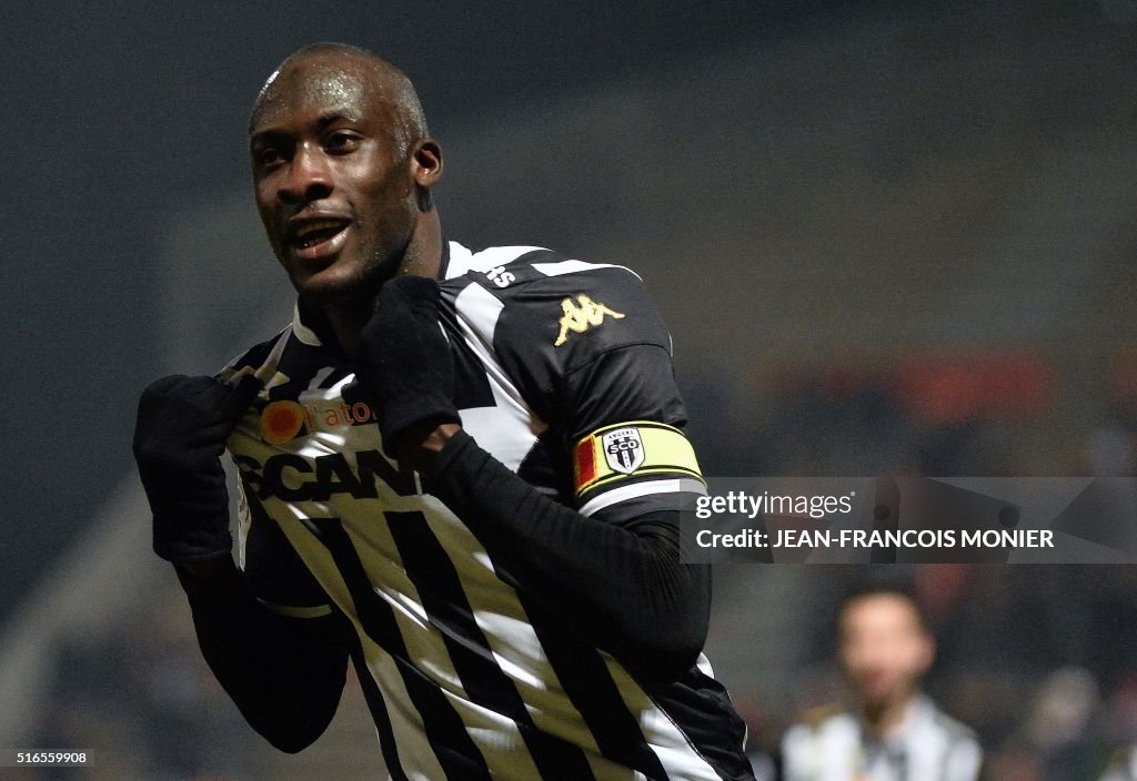 FBL-FRA-LIGUE1-ANGERS-LORIENT