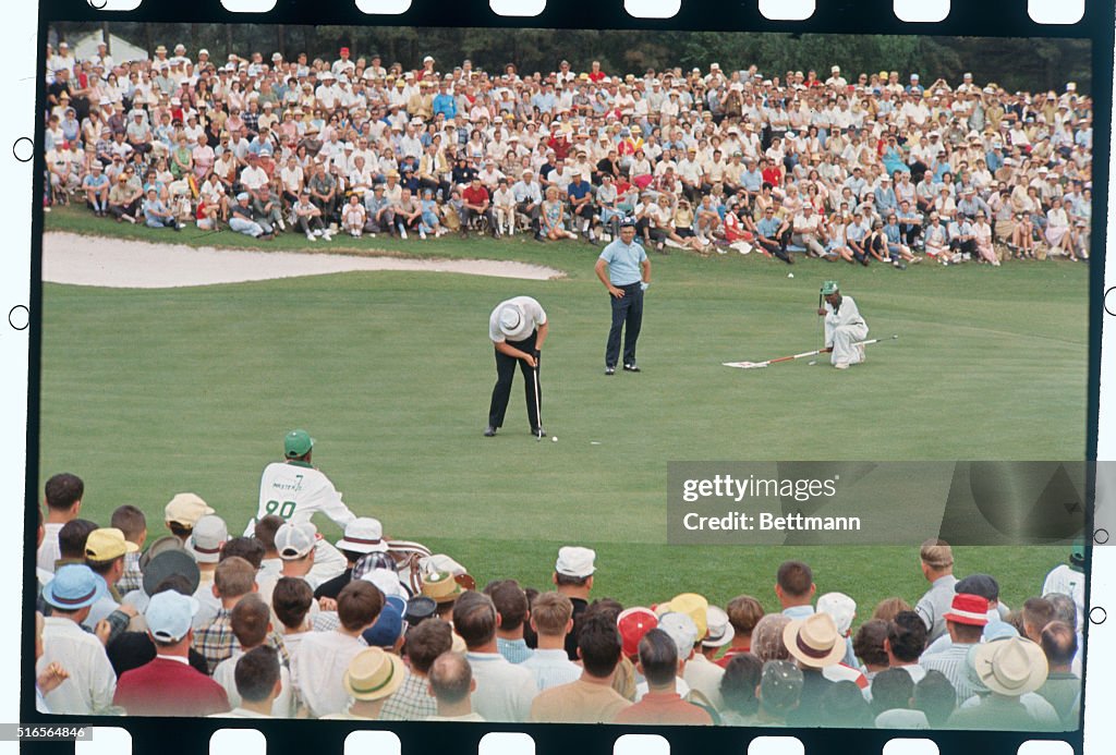Jack Nicklaus Putting on the Green