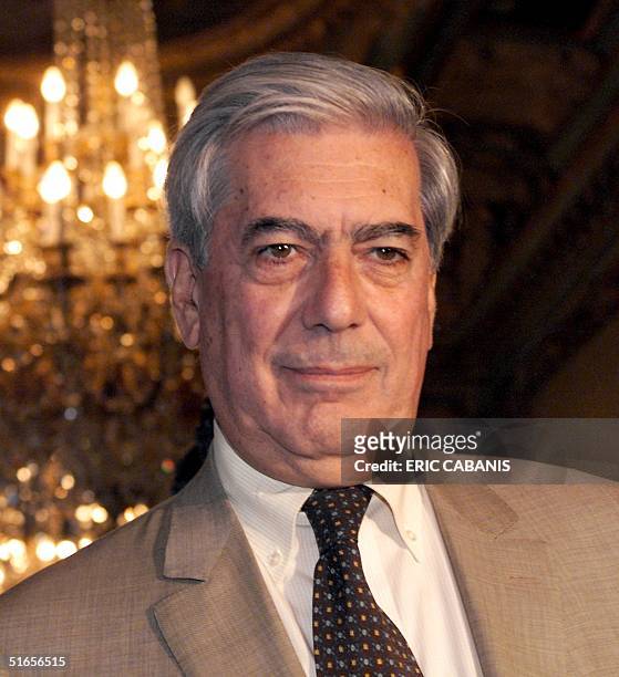 Peruvian writer Mario Vargas Llosa gives a press conference 21 April 1999 to present new editions of his books "Conversacion en la catedral" and "La...