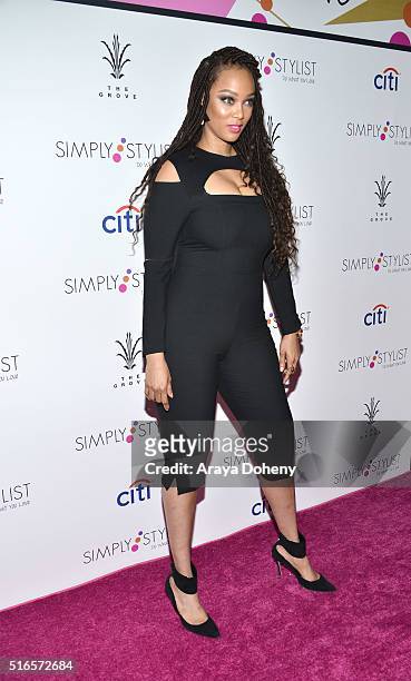 Tyra Banks attends Simply Stylist "Do What You Love" Fashion and Beauty Conference at The Grove on March 19, 2016 in Los Angeles, California.