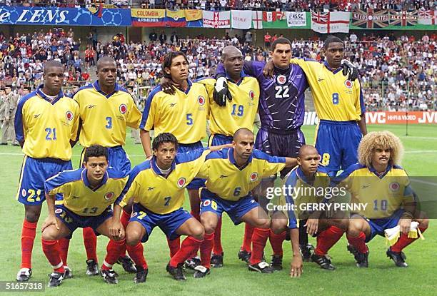 Colombian players pose for the official team picture 26 June at the Felix Bollaert stadium in Lens, northern France, before their 1998 Soccer World...