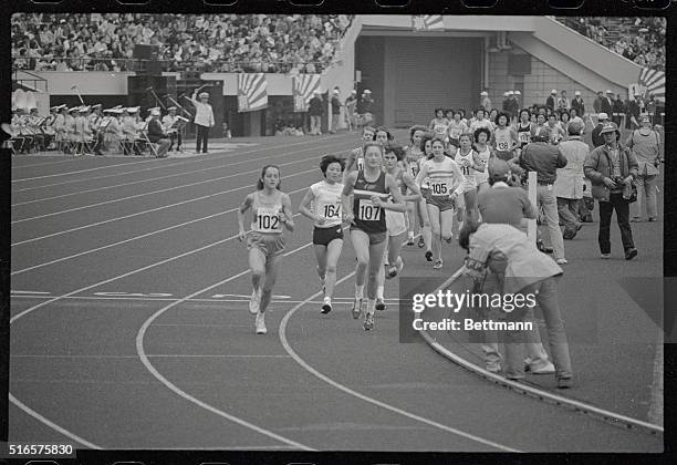 Field of 48 female runners, including 12 foreigners, started the 42.195 kilometer race of Tokyo International Women's Marathon 11/16. They are,...