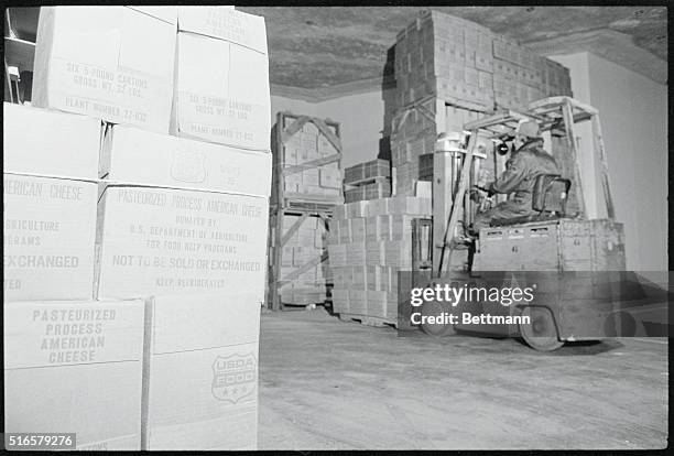 https://media.gettyimages.com/id/516579276/photo/president-reagan-ordered-12-22-that-30-million-pounds-of-cheese-held-in-federal-storage-in.jpg?s=612x612&w=gi&k=20&c=xCLN39WQ8LCSavEVxUnimnbhZnc4L6NpgHa15NsvV0A=