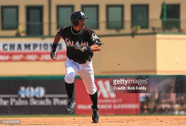Ichiro Suzuki of the Miami Marlins in action during the spring training game against the New York Mets on March 15, 2016 in Jupiter, Florida.